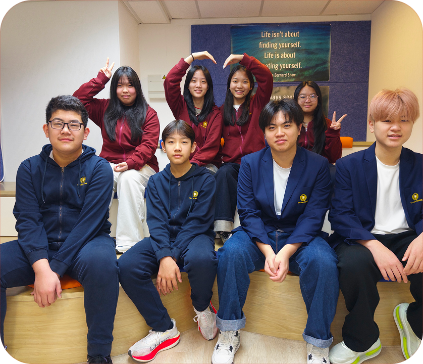 Students in uniform group photo